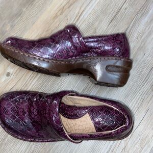 Boc purple snake print shoes! Great condition
